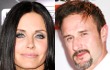 Courteney Cox Khawatir Kalau David Arquette Sebenarnya Gay