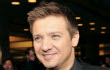 Universal Pictures Harap Jeremy Renner Segera Setuju Main di 'The Bourne Legacy'