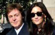 Foto: Kekasih Paul McCartney Pamer Cincin Pertunangan Seharga Lebih Dari 650.000 Dollar
