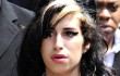 Amy Winehouse Tunda Rilis Album Ketiga Karena Jalani Rehabilitasi