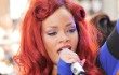 Rihanna Balas Kritikan Atas Penampilannya Bersama Britney Spears di BMA 2011