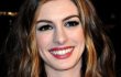 Terlalu Semangat, Anne Hathaway Bikin Lebam Mata <i>Stuntman</i>