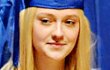 Foto: Selamat, Dakota Fanning Lulus SMU