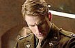 Chris Evans Punya Sahabat Baru Anti Peluru di Promo 'Captain America: The First Avenger'