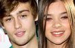 Douglas Booth Jadi Pujaan Hati Hailee Steinfeld di 'Romeo and Juliet'