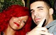 Foto: Rihanna Dan Drake Bermesraan di Kanada