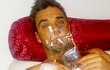 Robbie Williams Keracunan Makanan
