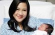 Pulang Dari Rumah Sakit, Dian Sastro Pilih Lewat Pintu Belakang