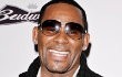 R. Kelly Keluar Dari Rumah Sakit di Chicago