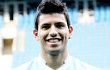 Sergio Aguero Pakai Kostum Manchester City Nomor 16