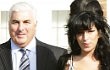 Ayah Amy Winehouse Temui Anggota Parlemen Inggris Untuk Pembangunan Panti Rehabilitasi