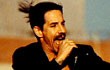Video Musik: Red Hot Chili Peppers Mainkan 'Adventures of Raindance Maggie' Dari Atap Gedung