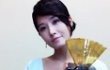Kim Sun Ah Pamer Trofi Penghargaan di China