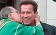 Arnold Schwarzenegger Dicium Seorang Pendeta Saat Kunjungan ke Santa Monica