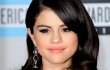 Selena Gomez Akan Jadi Kakak