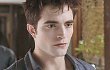 Robert Pattinson Ketakutan Gendong Bayi di 'Breaking Dawn Part II'