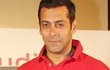Salman Khan Dapat Hadiah Mobil Audi Q7