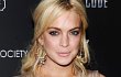 Ketinggalan Pesawat, Lindsay Lohan Batal Promo Foto Bugil di TV