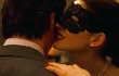 Anne Hathaway Peringatkan Batman di Trailer 'The Dark Knight Rises'