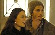 Ashton Kutcher Pesta dengan Wanita Mirip Demi Moore