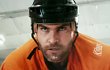 Seann William Scott Jadi Pemain Hockey Brutal di Trailer 'Goon'