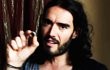 Russell Brand Lepas Cincin Kawin Usai Rayakan Ulang Tahun Pernikahan