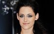 Kristen Stewart Bangga Jadi Duta Parfum Balenciaga