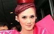 Mulan Jameela Cari Ide Kostum Panggung dari Internet