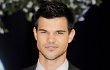 Taylor Lautner Batal Jadi Superhero di 'Stretch Armstrong'