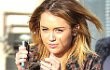 Miley Cyrus Cedera Tulang Gara-Gara Salto