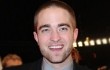 Robert Pattinson Merasa Terlalu Tua Bintangi Lanjutan 'Breaking Dawn'