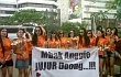 Puluhan Wanita Demo Angelina Sondakh Terkait Kasus Wisma Atlet