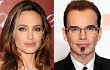 Angelina Jolie Sumbang Tulisan di Buku Mantan Suami