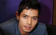 Dude Harlino Tak Keberatan Menjadi Penyanyi