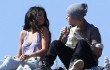 Justin Bieber dan Selena Gomez Piknik di Taman