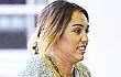Teriris Pisau, Jari Miley Cyrus Dijahit