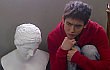 Nichkhun 2PM Mendadak Jadi Patung Pahatan