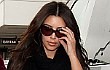 Kim Kardashian Bantah Foto Telanjang di Dapur Miliknya