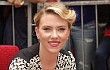 Scarlett Johansson Bangga Terima Walk of Fame