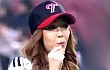 Jessica SNSD Malu Tidak Bisa Lempar Bola Baseball