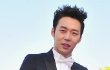 Makan Mie Instan, Micky Yoochun Diguyur Air