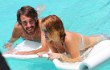 Mesra dengan Pria Lain, Miley Cyrus Bantah Berselingkuh