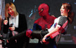 2NE1 Heboh Bertemu Pemeran Spiderman di Korea