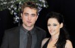 Robert Pattinson dan Kristen Stewart Kencan Santai di Konser