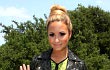 Demi Lovato Buka-Bukaan Alasan Pernah Melukai Diri
