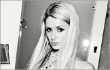 Paris Hilton Kembali Topless di Majalah GQ Rusia