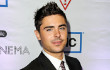 Zac Efron Tidak Keberatan Digosipkan Gay