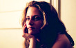 Polosnya Kristen Stewart Termenung di Foto Baru 'On the Road'