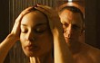 Daniel Craig Gugup Mandi Bareng Berenice Marlohe di Film James Bond