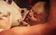 Miley Cyrus dan Liam Hemsworth Pesta Liar di Video Musik 'Decisions'